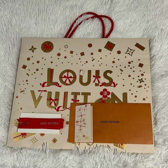 Louis Vuitton Christmas 2023 Limited Edition Shopping bag, Tag and Ribbon - Picture 1 of 11